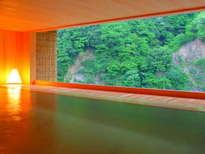 The public bath at Enraku