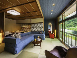 A family suite living room