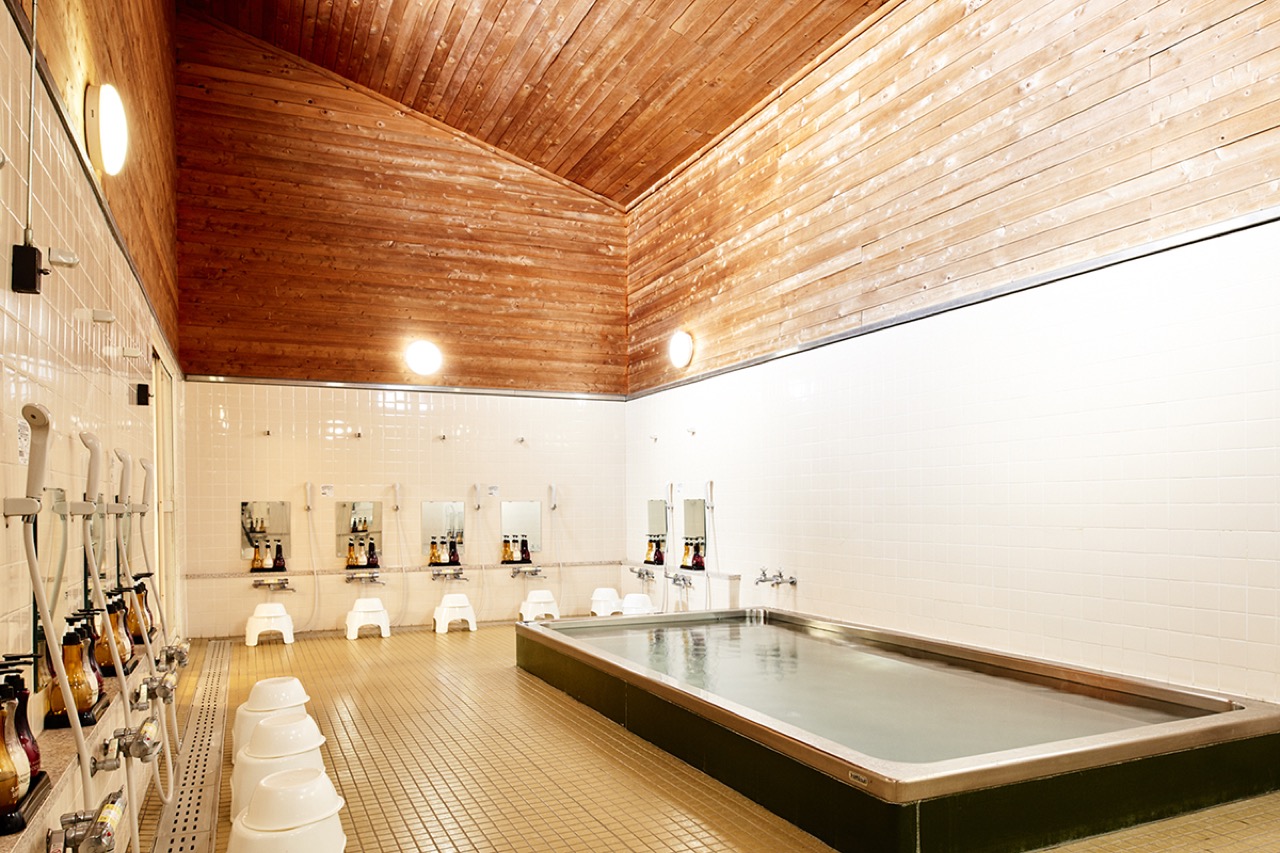 The public bathhouse