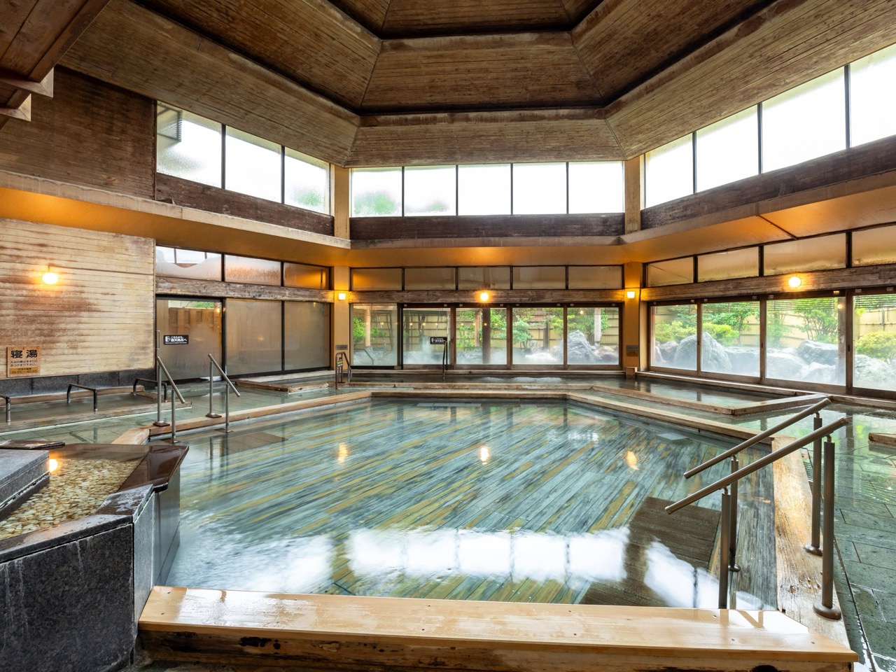 The hinoki hot-spring bath hall