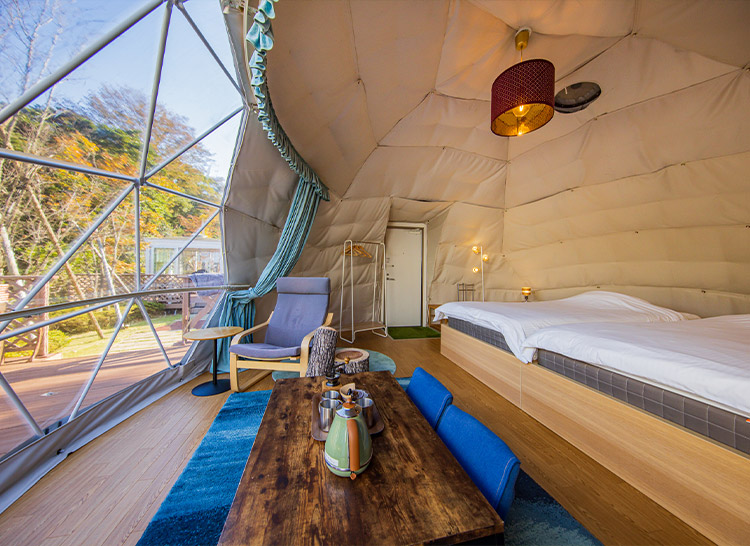 An oval dome with twin beds